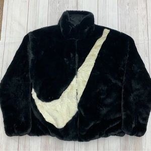 Nike Plush Faux Fur Oversized Jacket Black & Fossil DO3791-010 Size XS